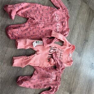 Little sister Baby sleeper Set, carters preemie and 3m NWT, ruffle 3-6m
